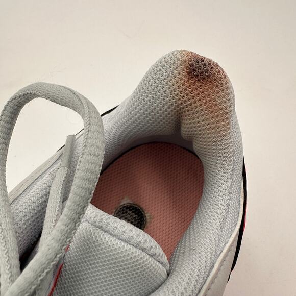 Nike Women's Legend Essential 2 White Football Running Sneakers Size 8.5 - Picture 3 of 9